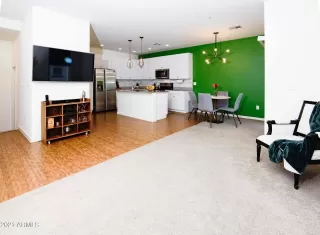 Photo #3: 6212485 Listing