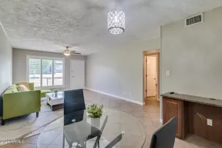 Photo #4: 6212674 Listing