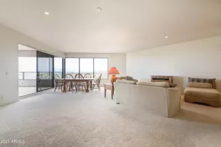 Photo #3: 6212836 Listing