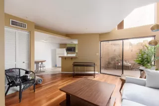 Photo #2: 6213557 Listing