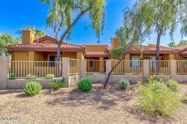 MLS: 6213573 Condo For Sale