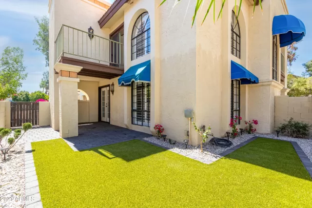 MLS: 6213673 Condo For Sale