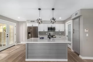 Photo #6: 6213673 Listing