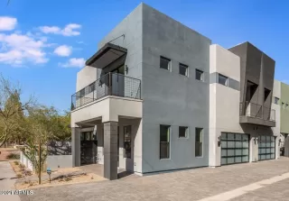 More Details about MLS # 6214073 : 340 E OSBORN ROAD#1