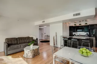 Photo #5: 6214798 Listing