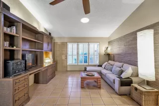 Photo #6: 6214919 Listing