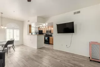 Photo #5: 6215036 Listing