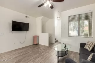 Photo #6: 6215036 Listing