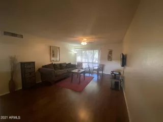 Photo #5: 6215298 Listing