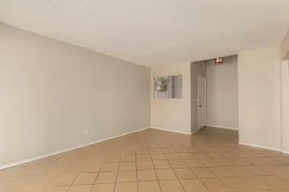 Photo #2: 6215345 Listing