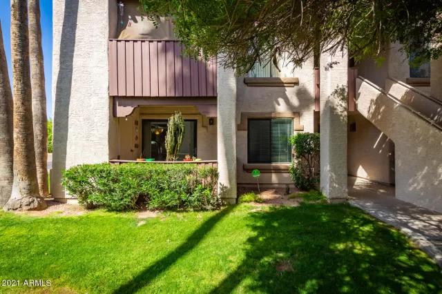 MLS: 6215601 Condo For Sale