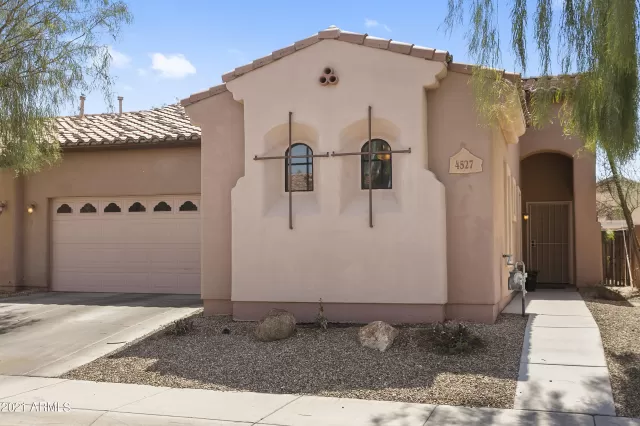 MLS: 6215673 Condo For Sale