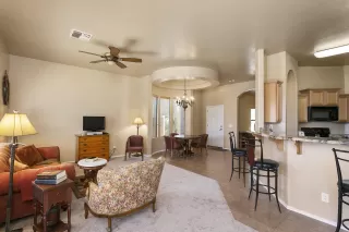 Photo #6: 6215673 Listing