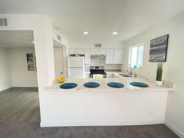 MLS: 6215749 Condo For Sale