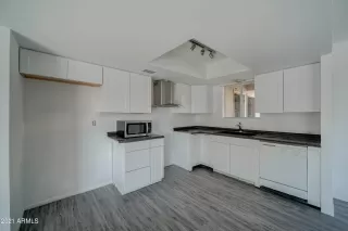 Photo #6: 6215867 Listing