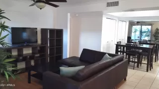 Photo #5: 6216216 Listing