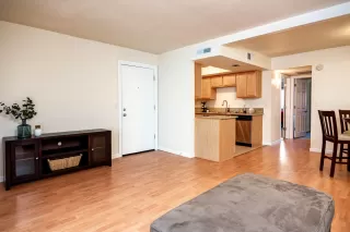 Photo #5: 6216262 Listing