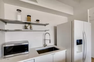 Photo #6: 6216357 Listing