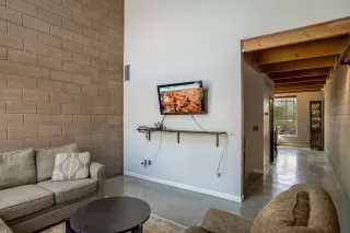 Photo #4: 6216915 Listing