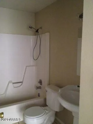 Photo #5: 6216919 Listing