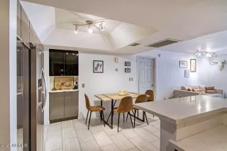 Photo #6: 6216998 Listing