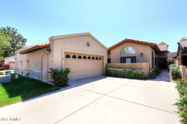 MLS: 6217086 Condo For Sale