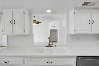 Photo #6: 6217158 Listing