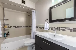 Photo #5: 6217368 Listing