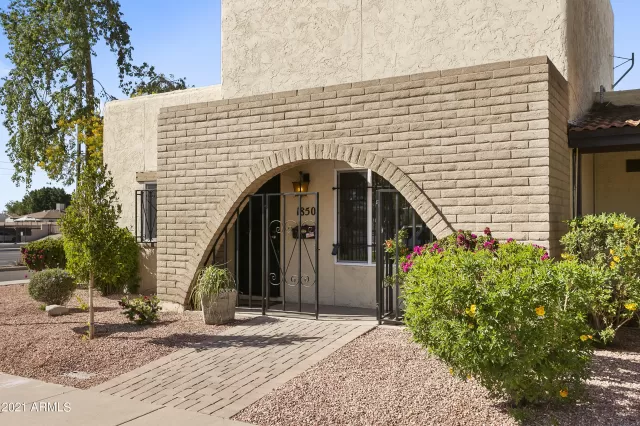 MLS: 6217416 Condo For Sale