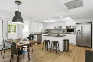 Photo #5: 6217416 Listing