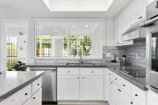 Photo #6: 6217416 Listing