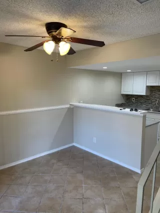 Photo #4: 6217889 Listing