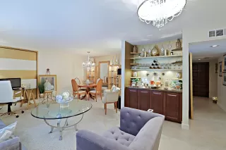 Photo #6: 6217913 Listing