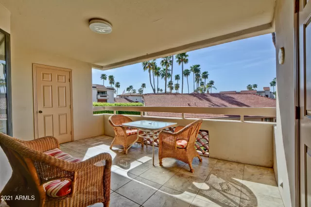 MLS: 6218221 Condo For Sale