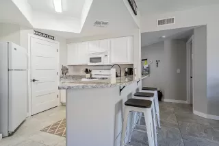 Photo #6: 6218225 Listing 