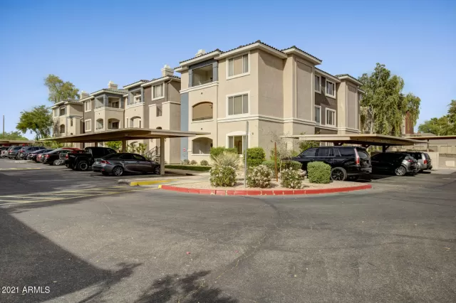 MLS: 6218258 Condo For Sale