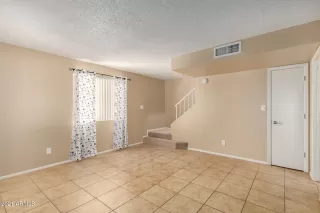 Photo #4: 6218327 Listing 