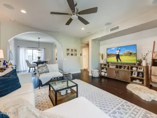 Photo #5: 6218346 Listing 