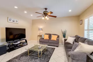 Photo #5: 6218655 Listing