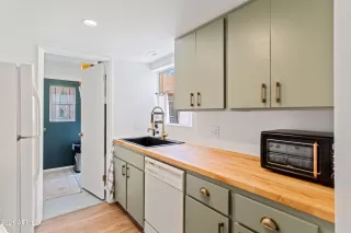 Photo #2: 6218808 Listing 