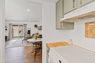 Photo #5: 6218808 Listing 