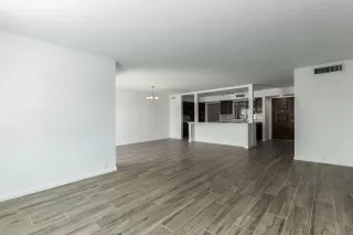 Photo #5: 6218848 Listing