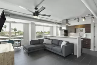 Photo #4: 6218880 Listing