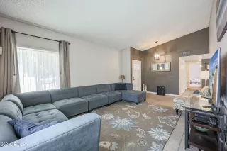 Photo #5: 6218895 Listing