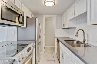 Photo #5: 6219113 Listing 