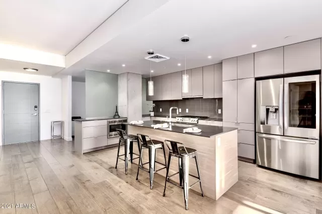 MLS: 6219145 Condo For Sale