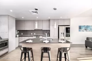 Photo #6: 6219145 Listing