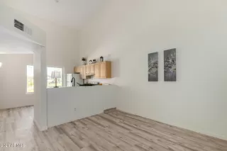 Photo #5: 6219411 Listing