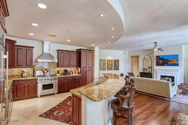 MLS: 6219710 Condo For Sale