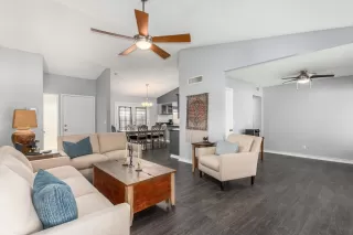 Photo #4: 6219861 Listing